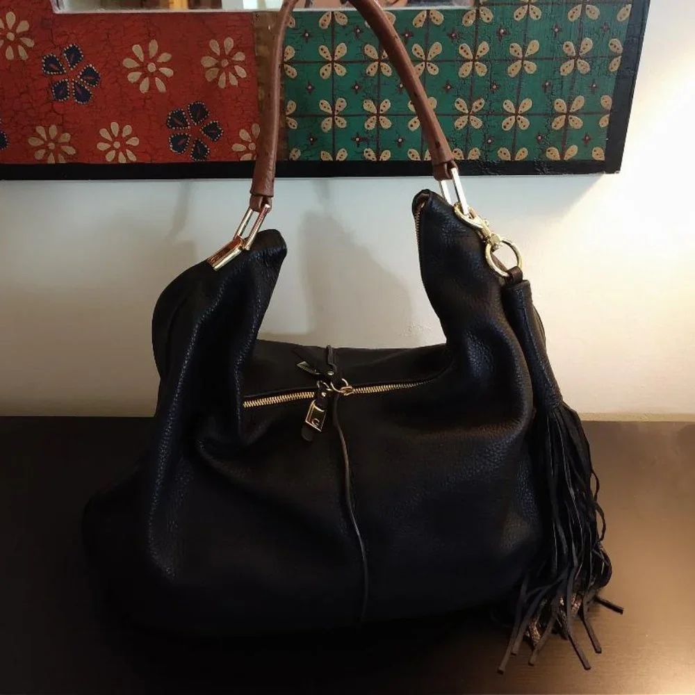 New Gili Classic Black Hobo Bag with it's dust bag - Picture 2 of 11